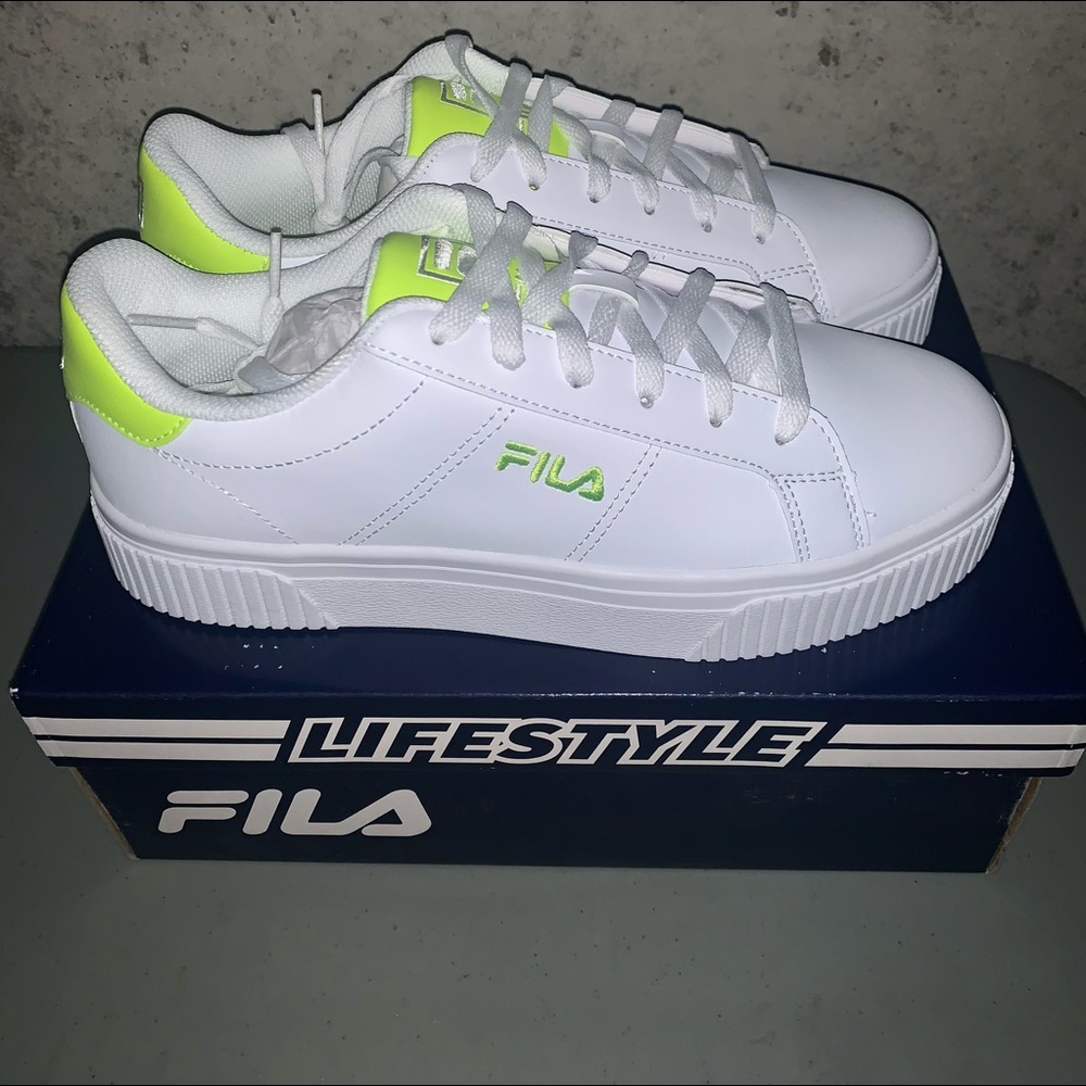 Fila Womens Sneaker NEW WITH BOX